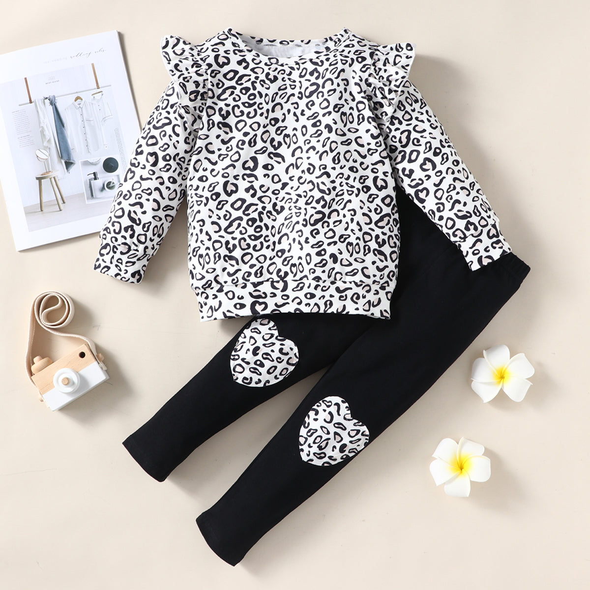 2-piece Toddler Girl Leopard Print Flutter Long-sleeve Top and Heart Pattern Pants Set