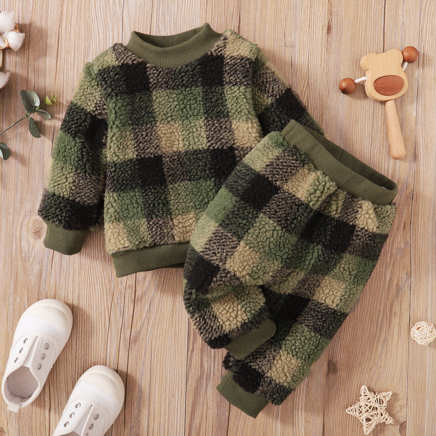 2-piece Toddler Boy Plaid Fuzzy Pullover Sweatshirt and Pants Set