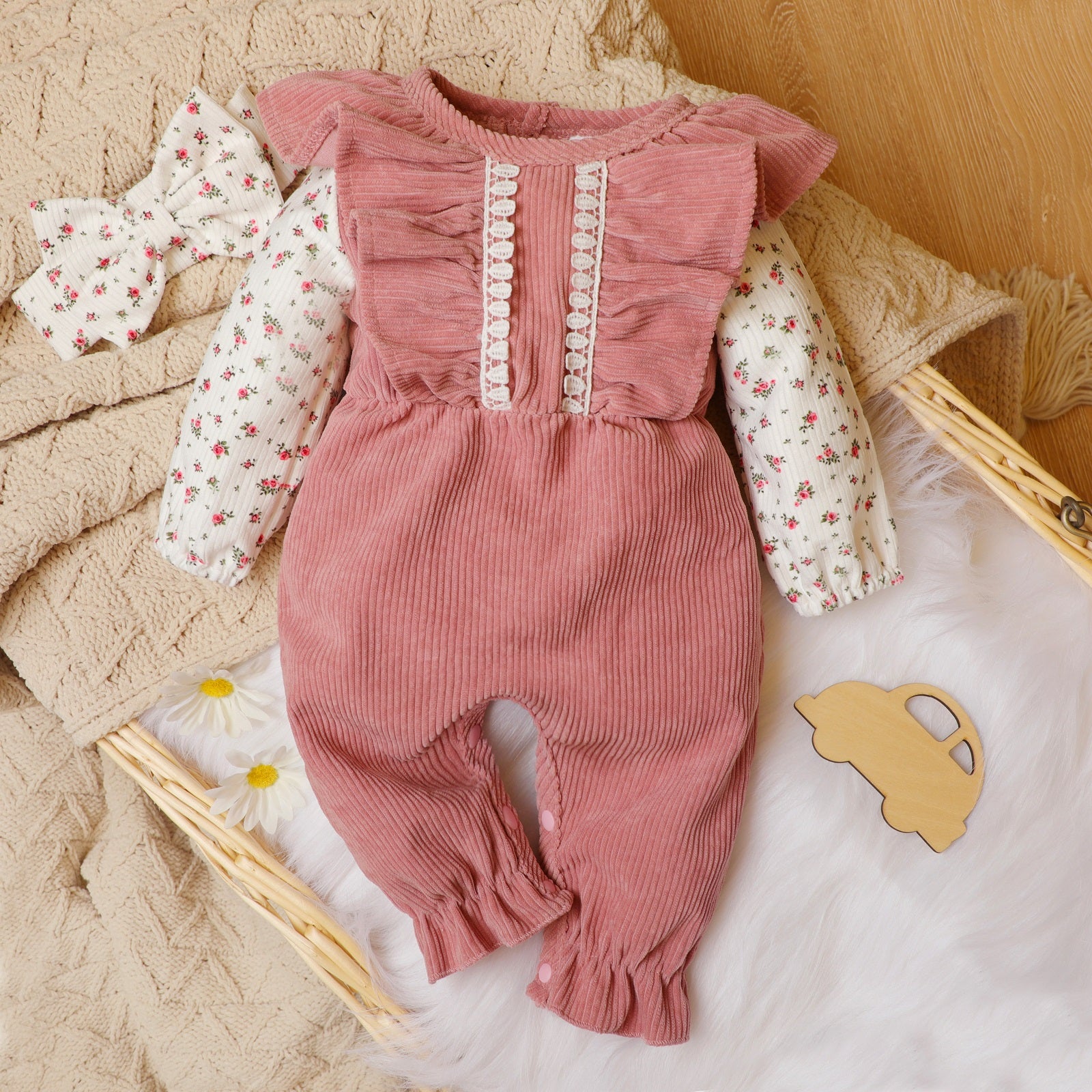 2pcs Baby Floral Print Splicing Long sleeve Pink Corduroy Ruffle Jumpsuit Set