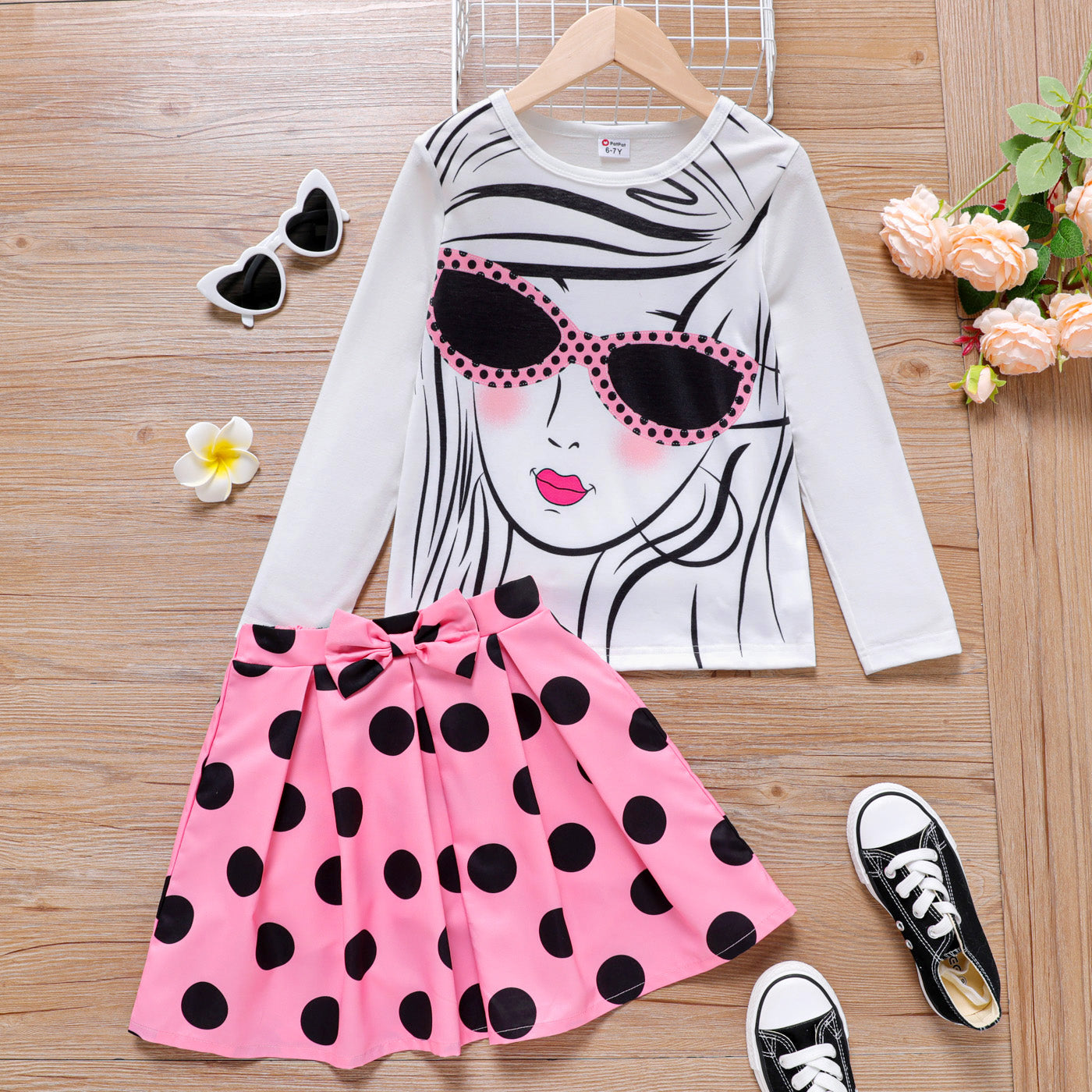 2pcs Kid Girl Character Print Long sleeve Tee and Bowknot Design Polka dots Skirt Set