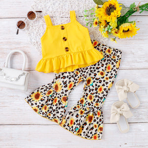 2pcs Baby Girl Solid Ruffle Hem Tank Top and Sunflower & Leopard Print Flared Pants Set
