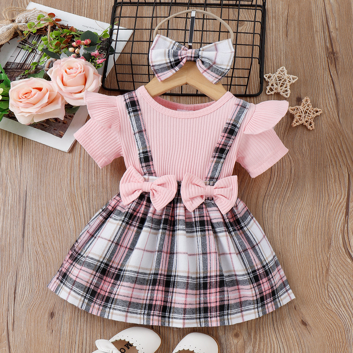 2pcs Baby Girl 95% Cotton Ribbed Ruffle Trim Bow Decor Short-sleeve Spliced Plaid Dress & Headband Set