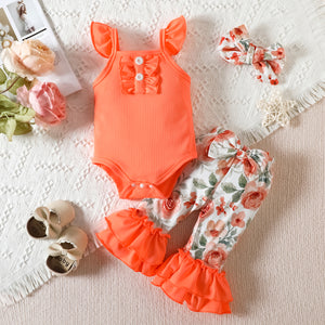 3pcs Baby Girl Solid Ribbed Flutter-sleeve Romper and Floral Print Bow Decor Layered Ruffle Trim Flared Pants & Headband Set