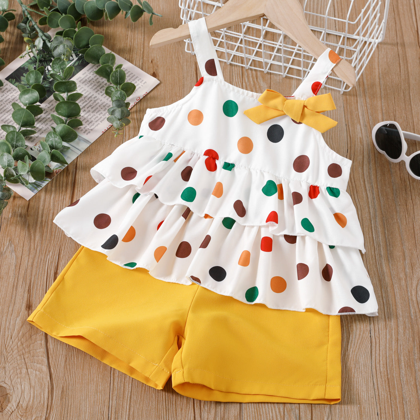 2pcs Toddler Girl Polka Dots Pattern Bow Decor Cami Top and Solid Shorts Set